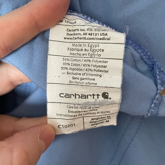 Carhartt women’s light blue scrub top size medium. Preowned. Good condition - Picture 7 of 8
